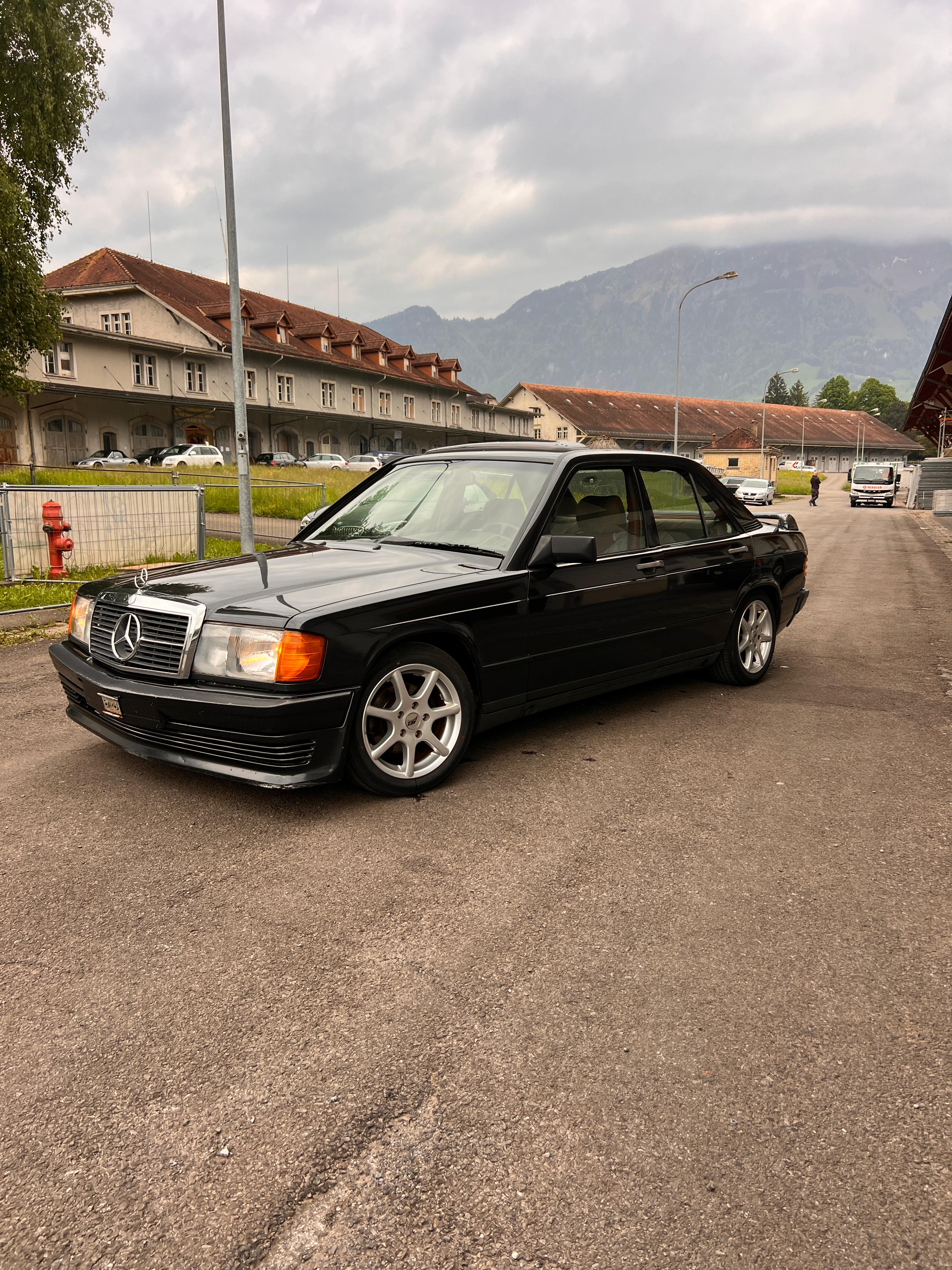 Fahrzeugplatz von Rigi Autohandel in Oberarth